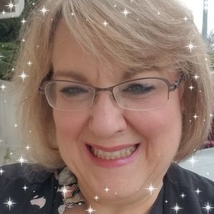 Meet your Posher, Niki